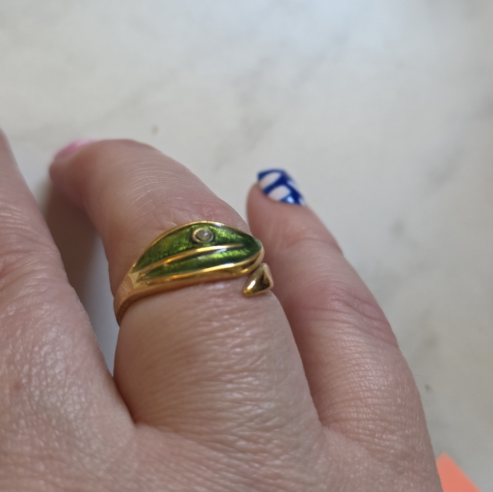 Gold and Green Leaf Avon Ring - Picture 3 of 4